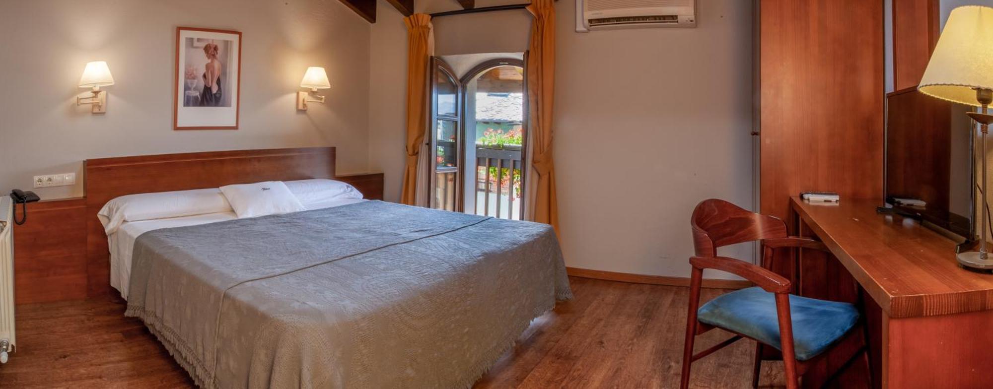 Hotel Fonda Merce Llivia Exterior photo
