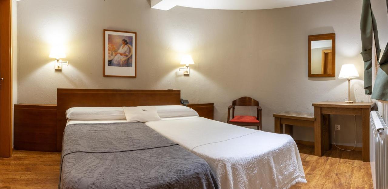 Hotel Fonda Merce Llivia Exterior photo